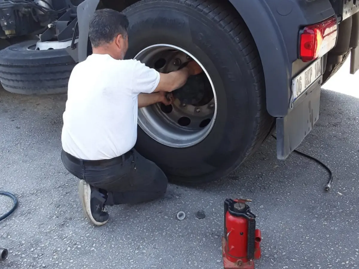 Demirci Oto Lastikçi